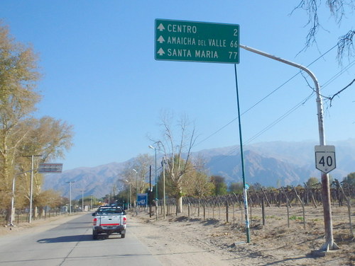 Centro Cafayate is 2 km.